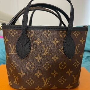 Louis Vuitton Neverfull Bandouliere Inside Out BB
